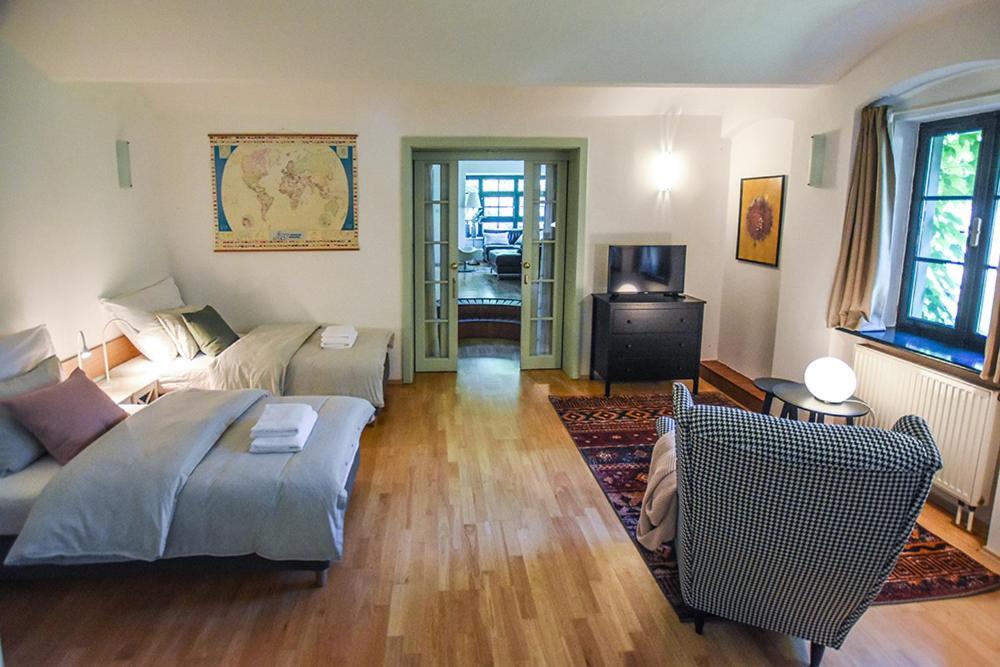 Ferienwohnung Dum V Zahrade Písek Exterior foto