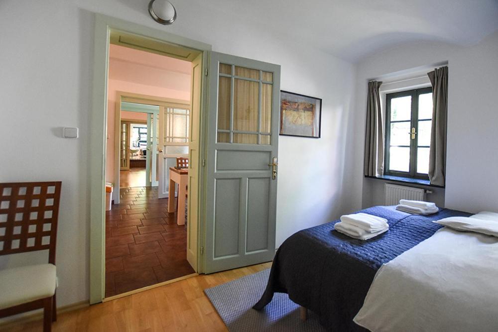 Ferienwohnung Dum V Zahrade Písek Exterior foto